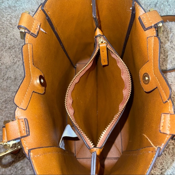 Steve Madden “BJAPAN” Cream Monogram Crossbody Bag - Picture 6 of 6